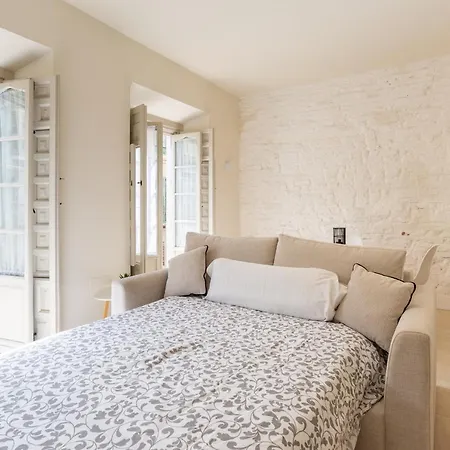 Urbe 10 Carreteria 1 Bedroom Apartment *